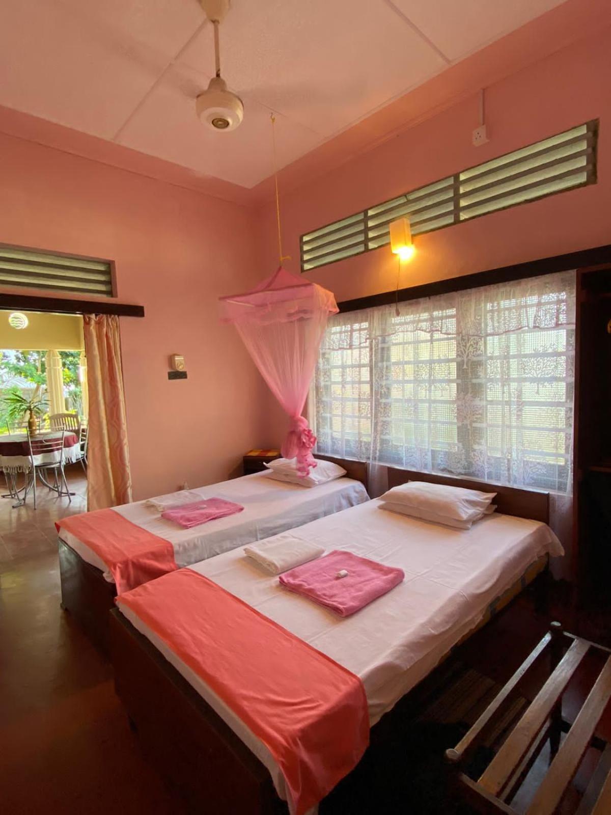 Sujatha Villa Paradise 坦加拉 外观 照片