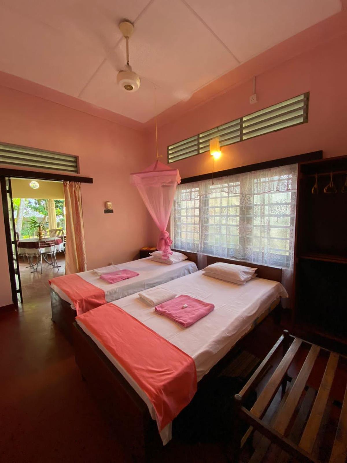 Sujatha Villa Paradise 坦加拉 外观 照片