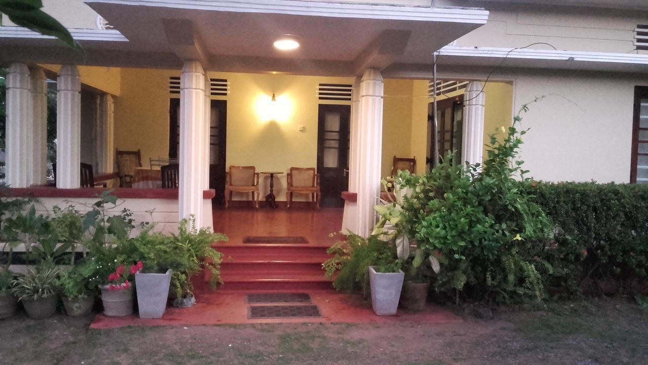 Sujatha Villa Paradise 坦加拉 外观 照片